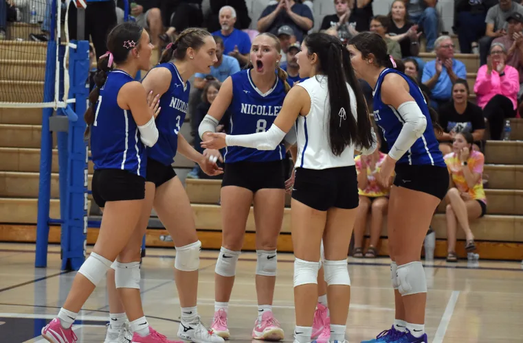 Raiders outlast Tigers in 4-set battle